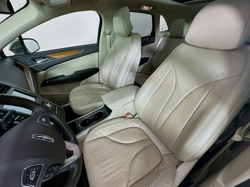 Used 2019 Lincoln MKC Select w/ Select Plus Package AWD/4WD image 33