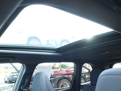 Used 2025 Subaru Forester Premium image 15