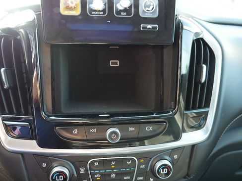 Used 2018 Chevrolet Traverse Premier AWD/4WD image 32