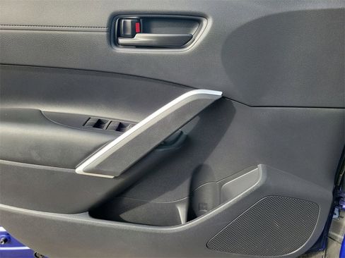 Used 2025 Toyota Corolla Cross LE image 14