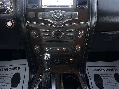 Used 2016 INFINITI QX80 4WD w/ Signature Edition Package image 15