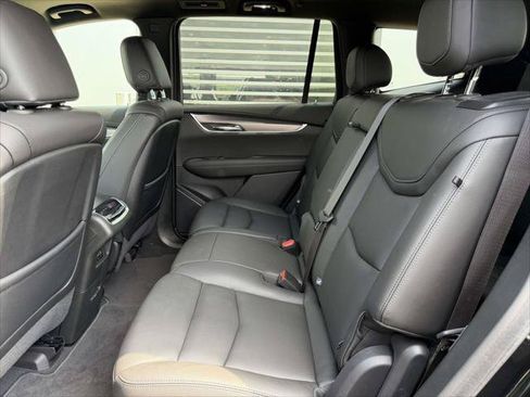 Used 2024 Cadillac XT6 Luxury AWD/4WD image 15