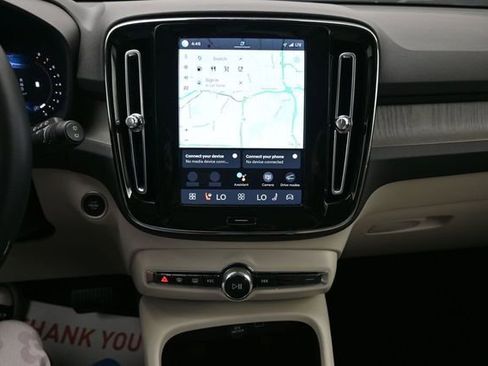 Used 2023 Volvo XC40 B5 Plus w/ Protection Package Premier AWD/4WD image 13