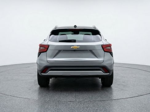 Used 2025 Chevrolet Trax LT w/ LT Convenience Package image 7