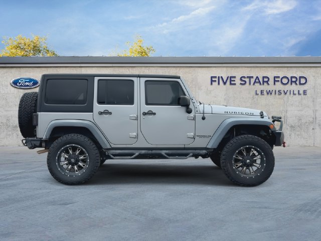 Used 2016 Jeep Wrangler Unlimited Rubicon w/ Connectivity Group AWD/4WD image 9
