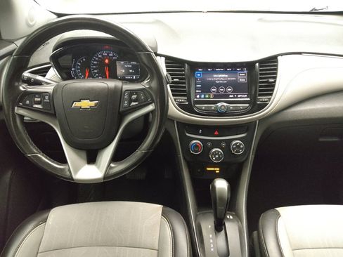 Used 2020 Chevrolet Trax LT w/ Driver Confidence Package FWD image 22