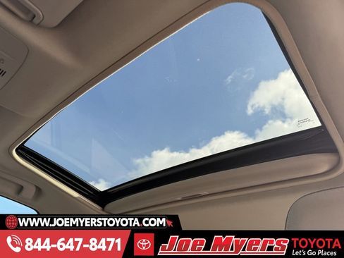 Used 2015 Toyota RAV4 XLE image 27