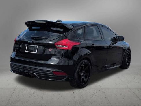 Used 2017 Ford Focus ST w/ Equipment Group 402A FWD image 6