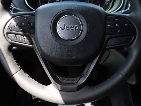 Used 2021 Jeep Cherokee Trailhawk w/ Premium Leather Package AWD/4WD image 52