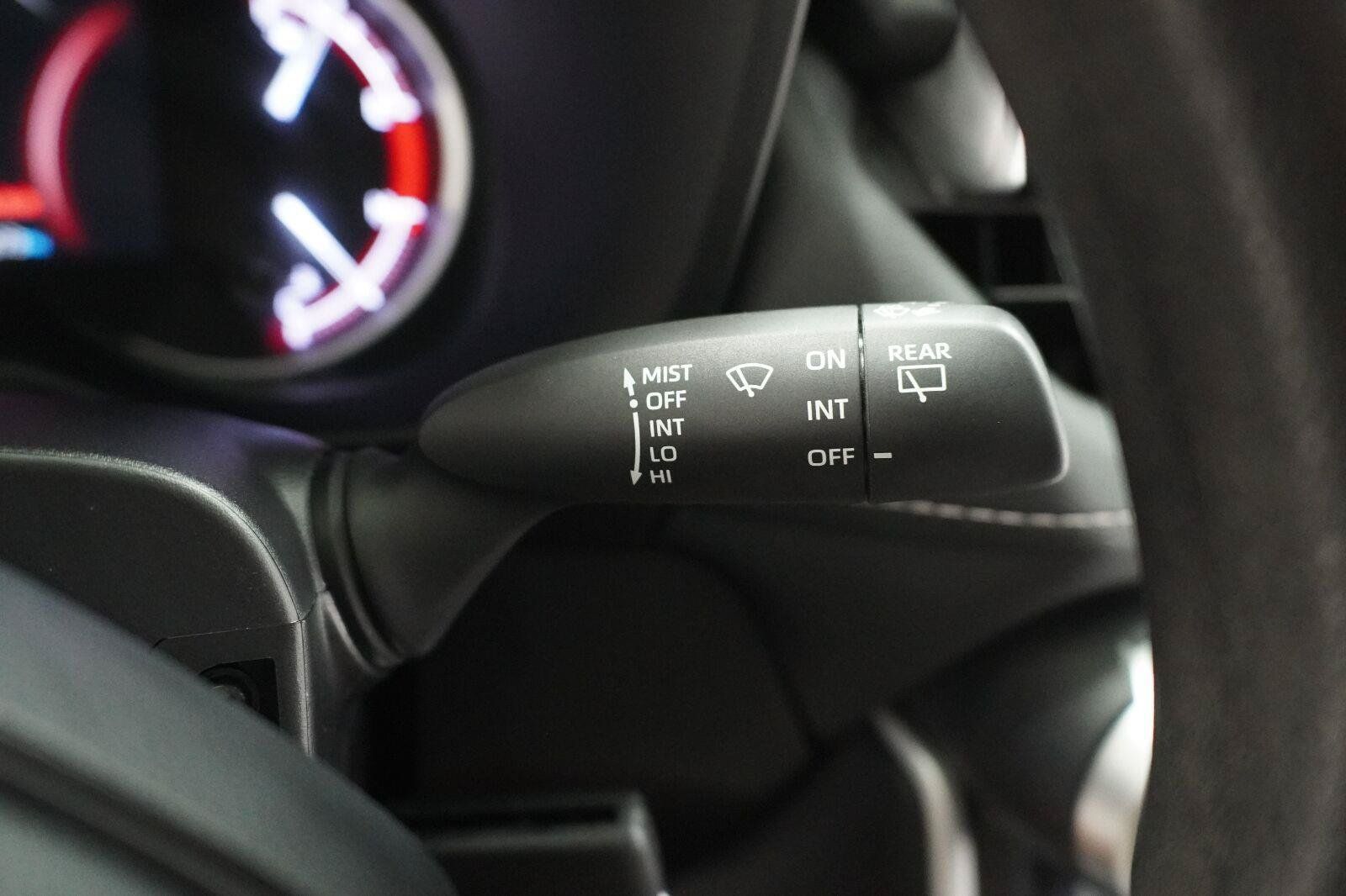 Used 2025 Toyota RAV4 LE AWD/4WD image 11