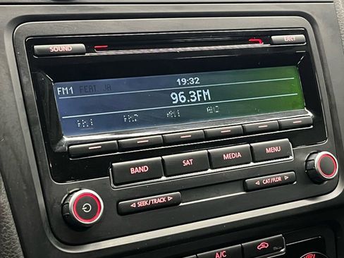 Used 2013 Volkswagen GTI 4-Door image 22