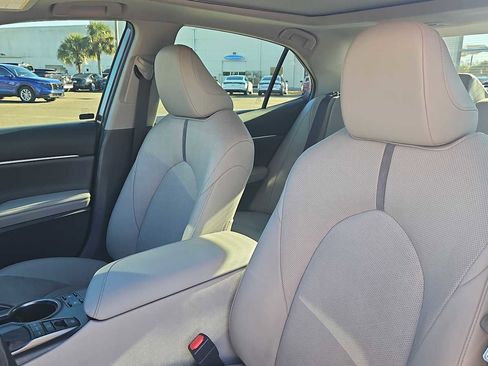 Used 2022 Toyota Camry XSE image 13