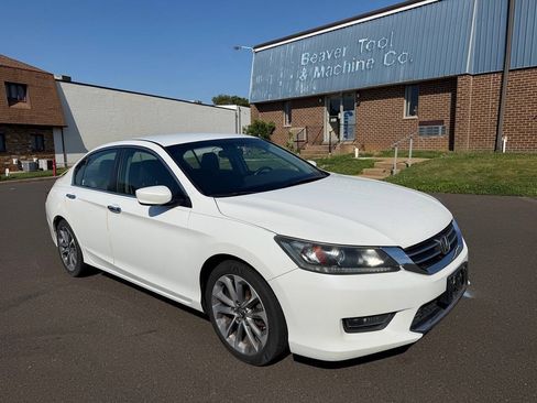 Used 2015 Honda Accord Sport image 4
