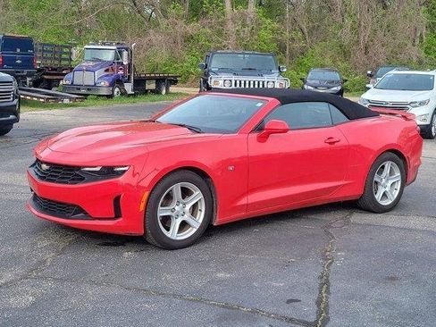 Used 2023 Chevrolet Camaro LT RWD image 2