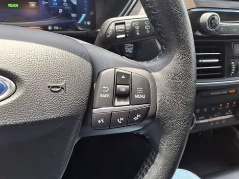 Used 2020 Ford Escape Titanium FWD image 23