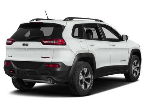 Used 2015 Jeep Cherokee Trailhawk w/ Comfort/Convenience Group AWD/4WD image 3