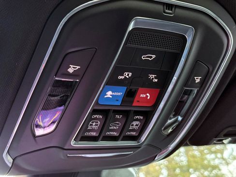 New 2025 Jeep Grand Cherokee Limited image 19