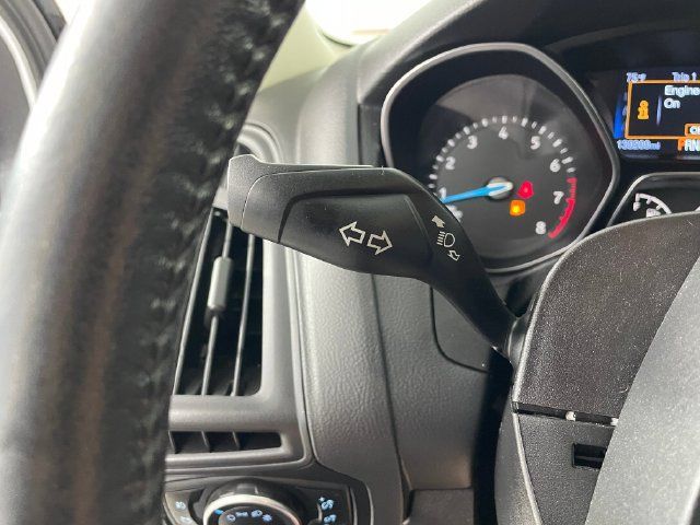 Used 2016 Ford Focus SE w/ Equipment Group 201A FWD image 14