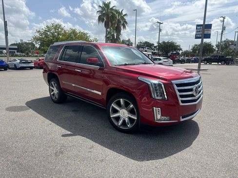 Used 2015 Cadillac Escalade Premium RWD image 3
