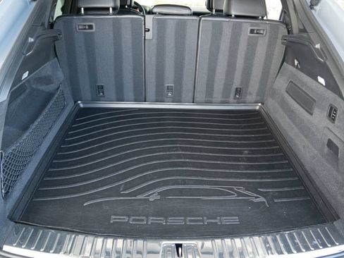 Certified 2024 Porsche Cayenne S AWD/4WD image 15