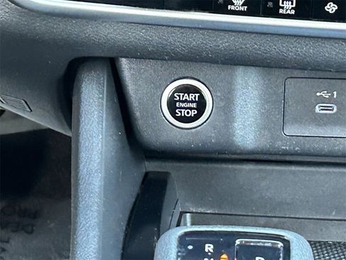 Certified 2023 Nissan Rogue SV image 21