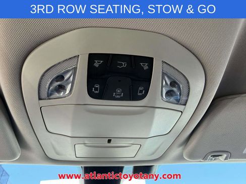 Used 2020 Chrysler Pacifica Touring-L image 30