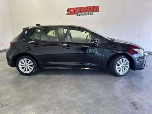 Certified 2025 Toyota Corolla SE FWD image 2