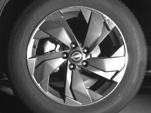 Used 2025 Nissan Rogue SV FWD image 12