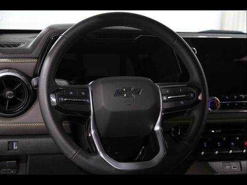 Used 2024 Chevrolet Colorado ZR2 AWD/4WD image 8