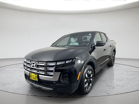 Used 2025 Hyundai Santa Cruz SE AWD/4WD image 7