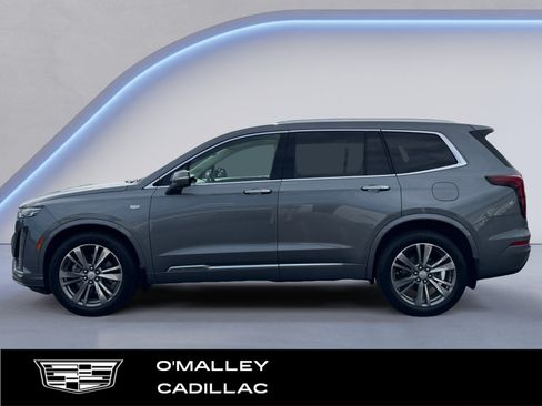 Used 2021 Cadillac XT6 Premium Luxury AWD/4WD image 2