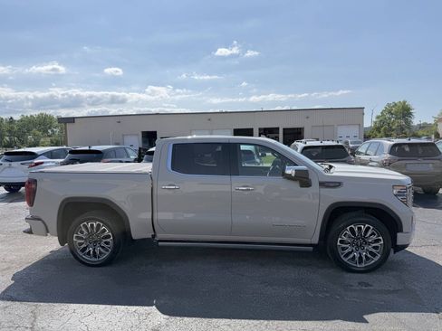 Used 2026 GMC Sierra 1500 Denali Ultimate AWD/4WD image 5