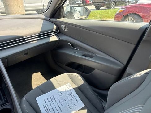 Used 2024 Hyundai Elantra SEL FWD image 19