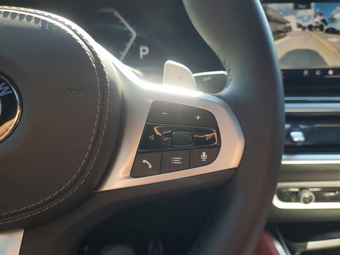 Used 2025 BMW X6 xDrive40i w/ Premium Package image 23