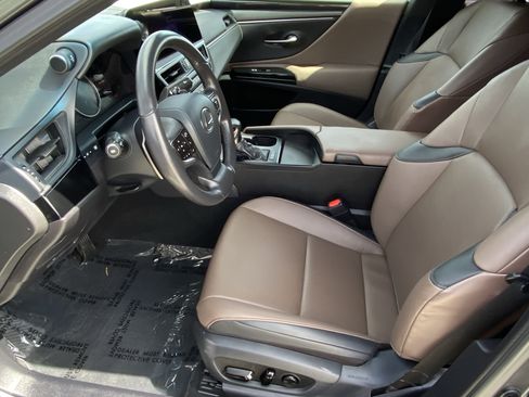 Used 2025 Lexus ES 350 w/ Accessory Package (Z2) FWD image 27