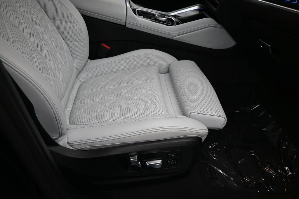 Used 2025 BMW X6 xDrive40i AWD/4WD image 47