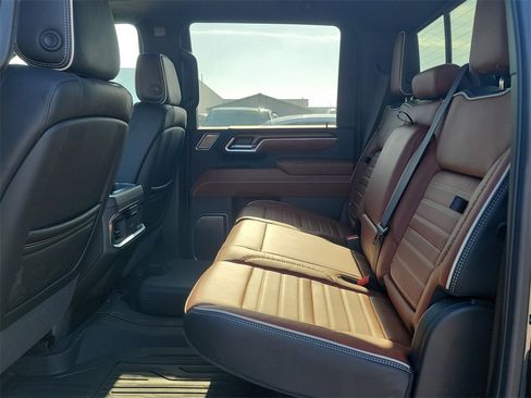 New 2025 GMC Sierra 3500 Denali Ultimate image 13