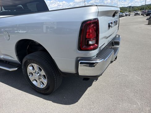 Used 2026 RAM 2500 Big Horn AWD/4WD image 9