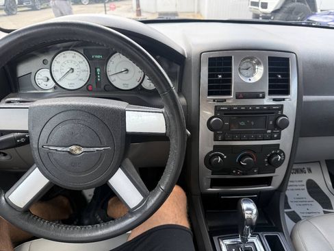 Used 2006 Chrysler 300 Touring w/ Protection Group RWD image 10