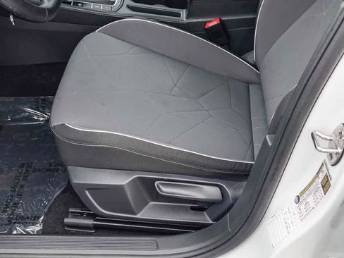 Used 2025 Volkswagen Jetta Sport image 20