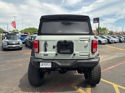 Used 2022 Ford Bronco Black Diamond w/ Sasquatch Package AWD/4WD image 10