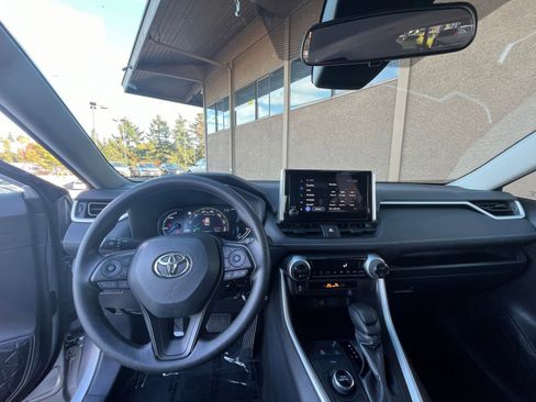 Used 2025 Toyota RAV4 LE image 33