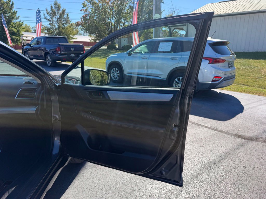 Used 2018 Subaru Outback 2.5i AWD/4WD image 27