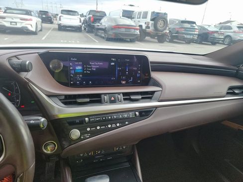 Used 2021 Lexus ES 250 w/ Premium Package image 8