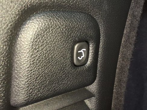 Used 2025 Dodge Durango GT AWD/4WD image 16