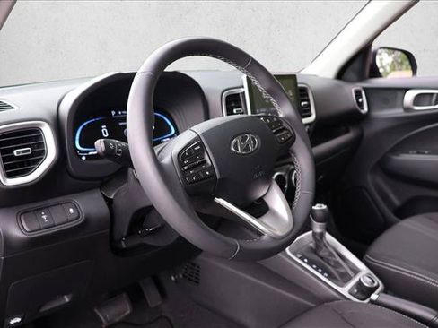 Used 2026 Hyundai Venue SEL FWD image 12