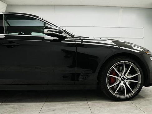 Used 2025 Genesis G70 2.5T image 13