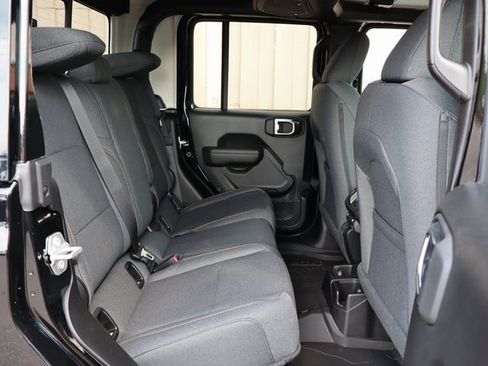 New 2025 Jeep Gladiator Sport image 43