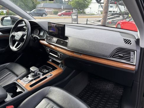 Used 2023 Audi Q5 2.0T Premium w/ Convenience Package AWD/4WD image 18