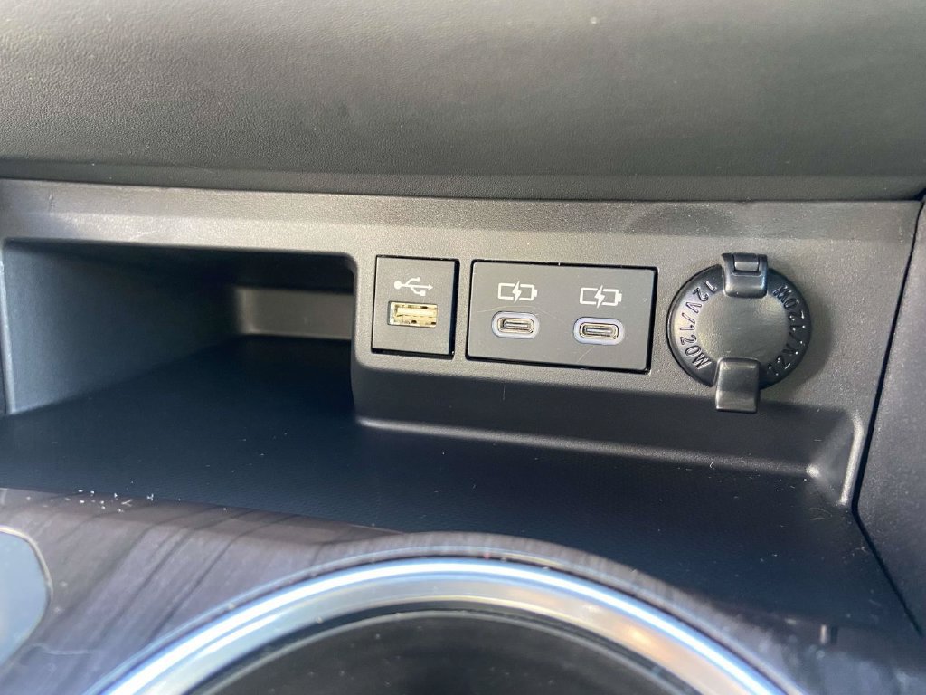 Used 2026 Toyota Highlander Limited AWD/4WD image 26